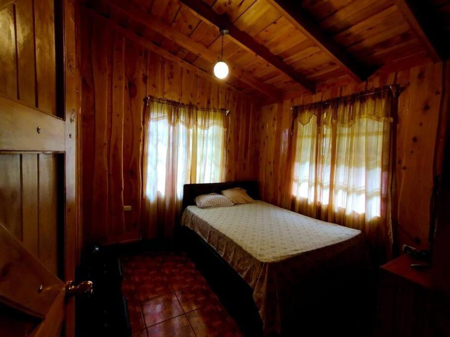 Chalet Emperador - The Place For Quetzals Lovers! Copey